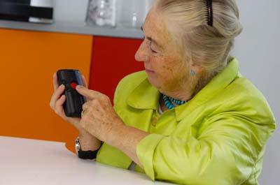 טלפון סלולרי עבור קשישים